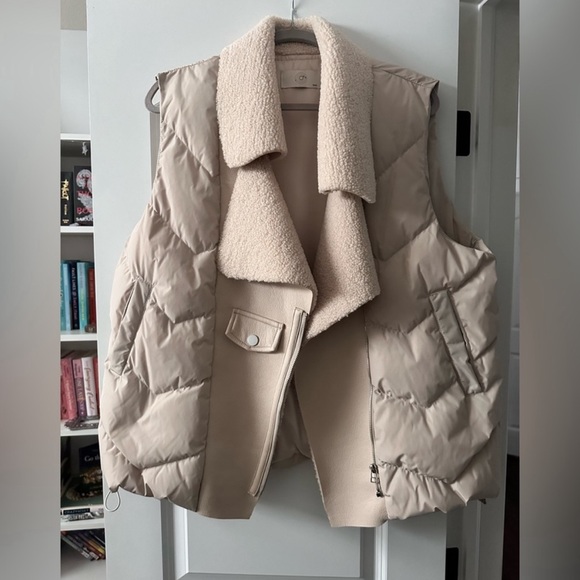 NWOT | Oversized Beige Women’s Vest | US L - XL - Picture 1 of 8